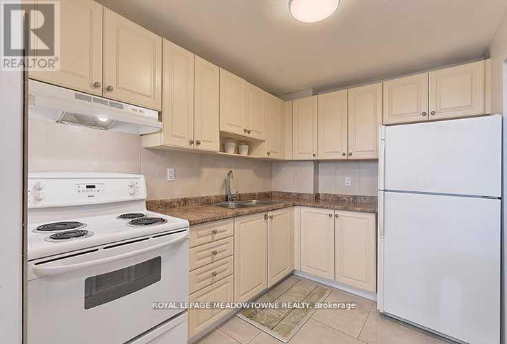 Photo 29 of 903 530 Lolita Gardens, Mississauga ON