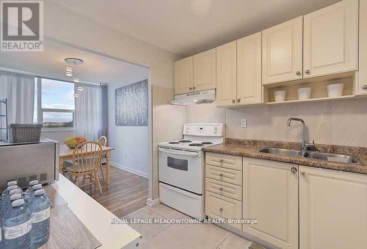Photo 34 of 903 530 Lolita Gardens, Mississauga ON
