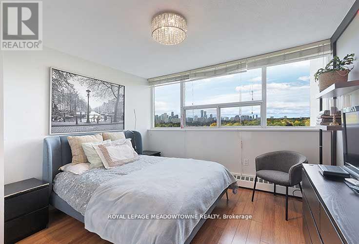 Photo 6 of 903 530 Lolita Gardens, Mississauga ON