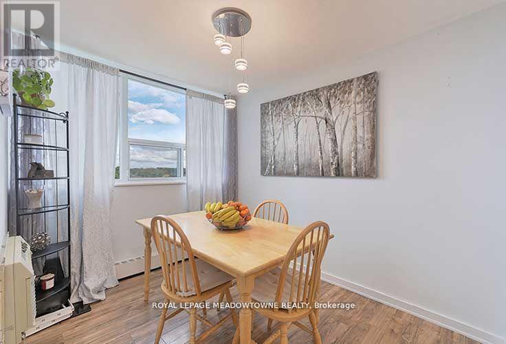 Photo 13 of 903 530 Lolita Gardens, Mississauga ON