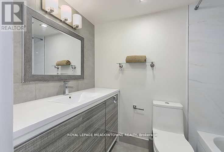 Photo 10 of 903 530 Lolita Gardens, Mississauga ON