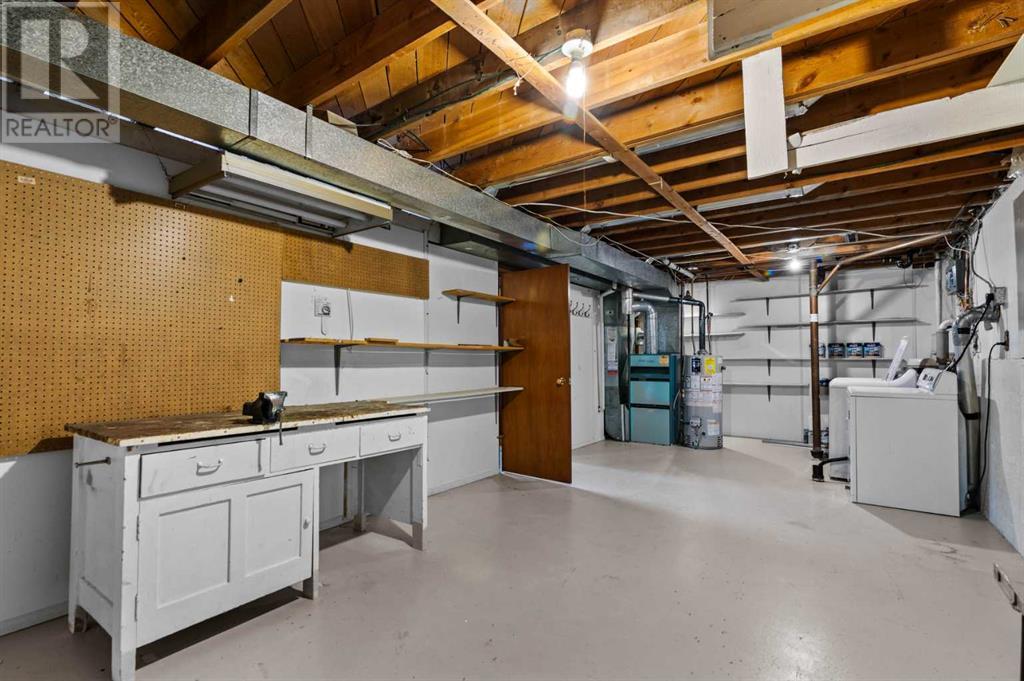 Single Family House Bi-level for Sale in  Harmon Place SW Haysboro Calgary 