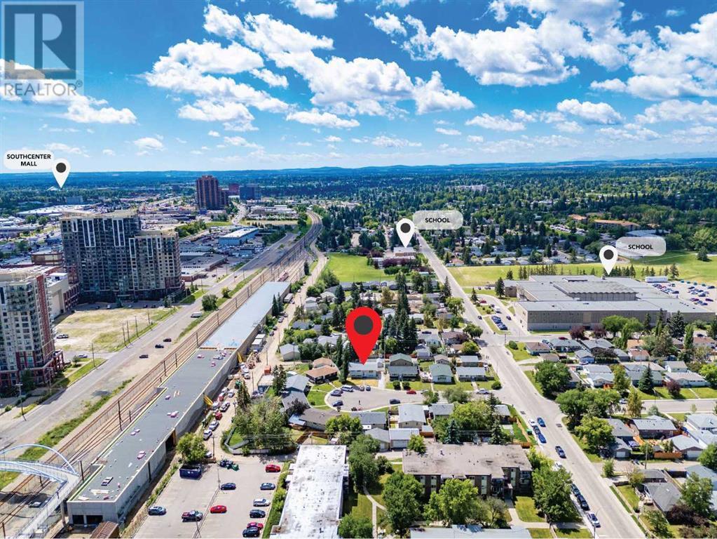 Single Family House Bi-level for Sale in  Harmon Place SW Haysboro Calgary 