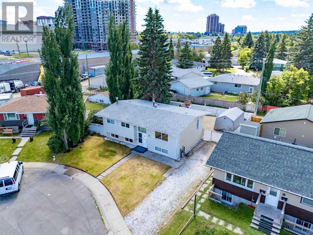 Single Family House Bi-level for Sale in  Harmon Place SW Haysboro Calgary 