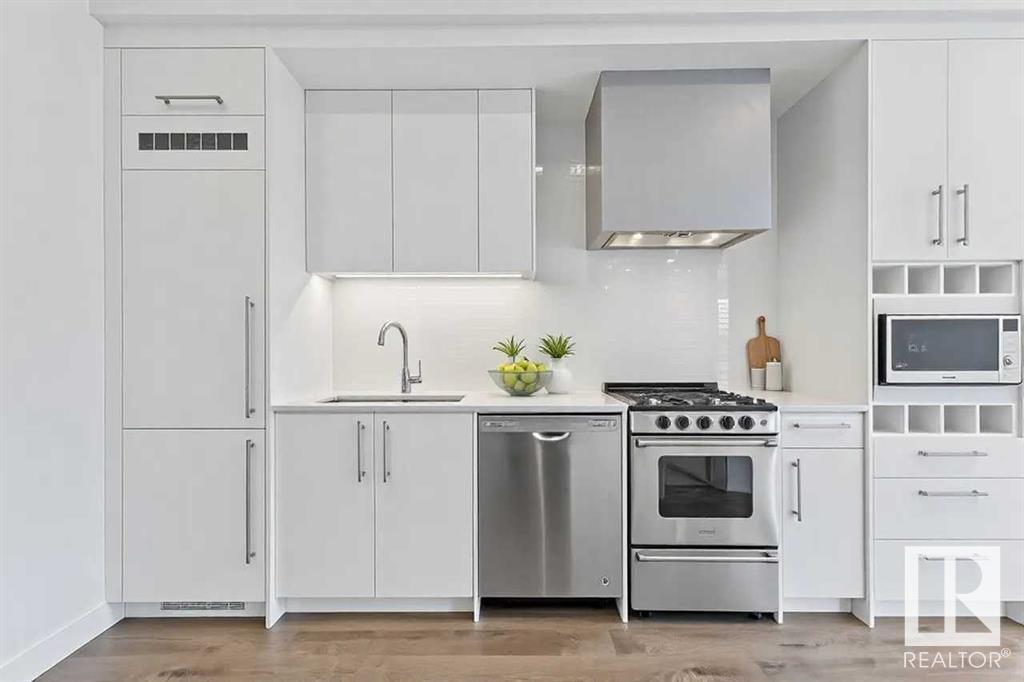 Single Family House for Sale in   BROADCAST AV SW Calgary 