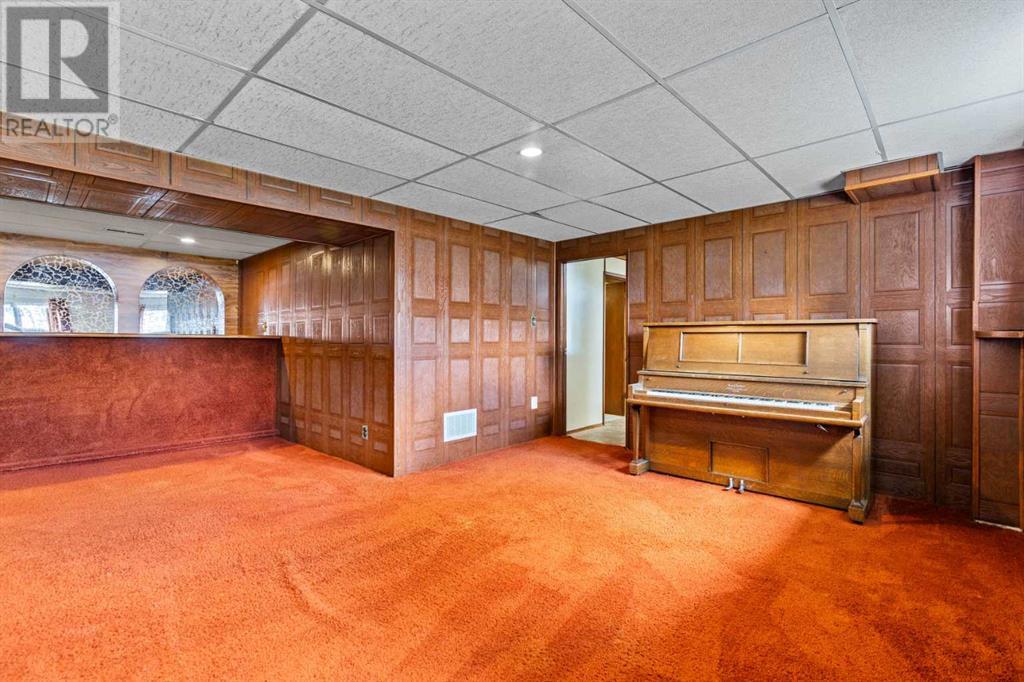 Single Family House Bi-level for Sale in  Harmon Place SW Haysboro Calgary 