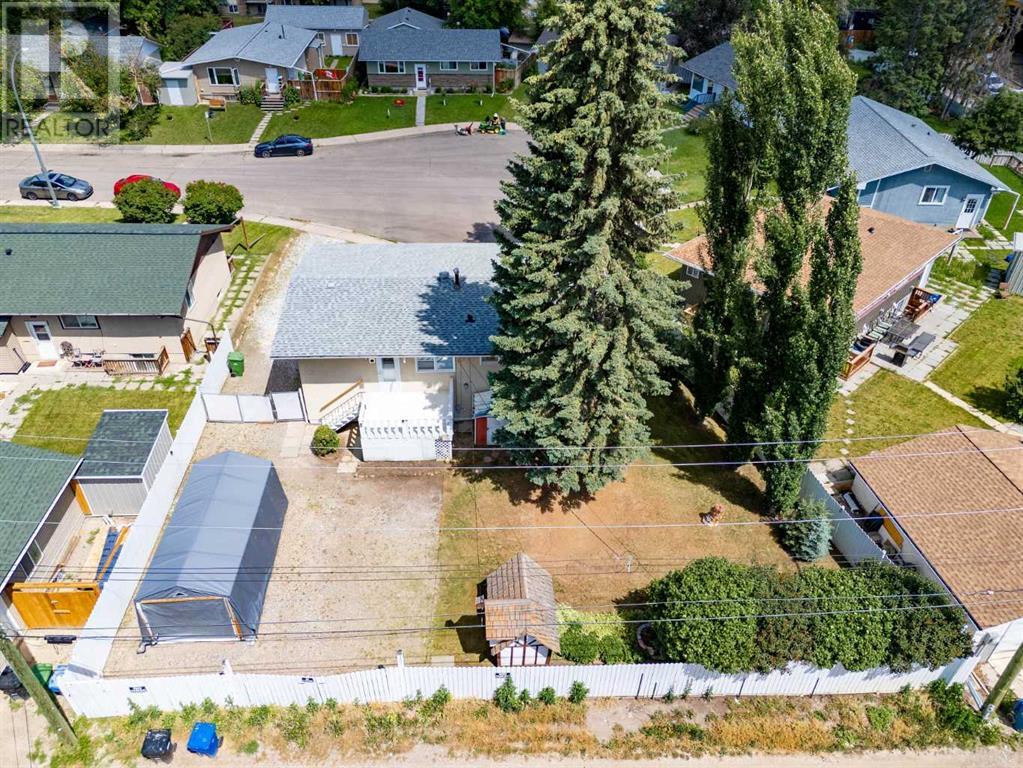 Single Family House Bi-level for Sale in  Harmon Place SW Haysboro Calgary 