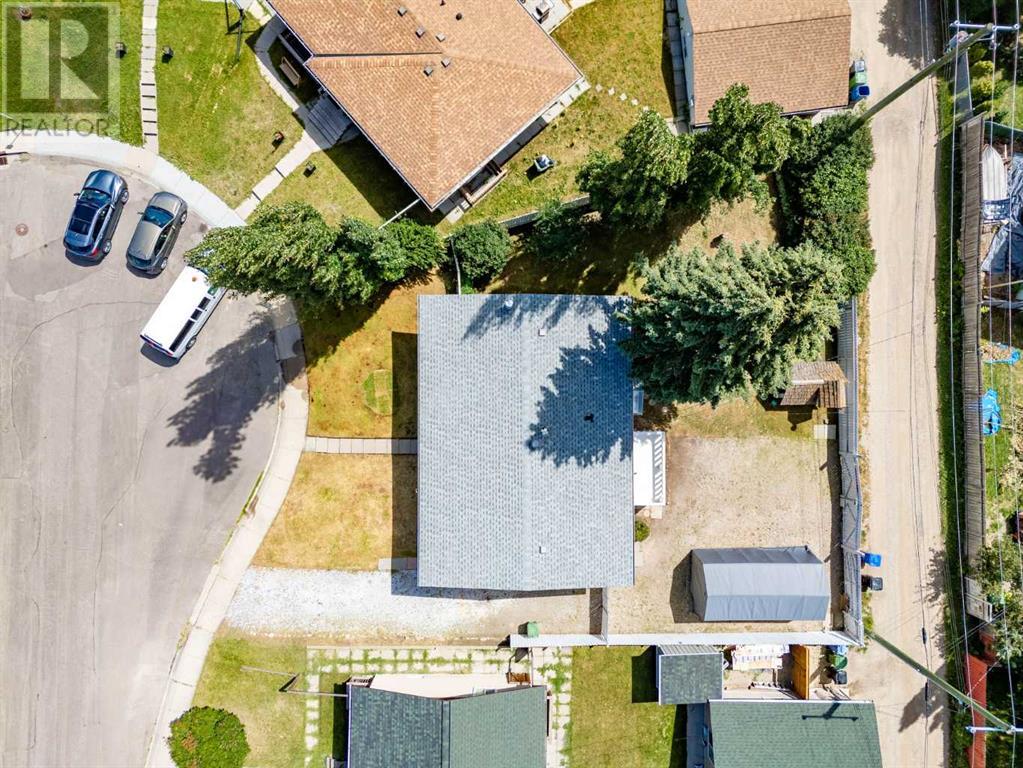 Single Family House Bi-level for Sale in  Harmon Place SW Haysboro Calgary 