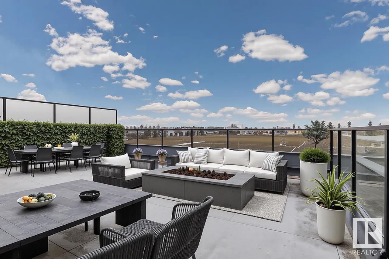 Single Family House for Sale in   BROADCAST AV SW Calgary 