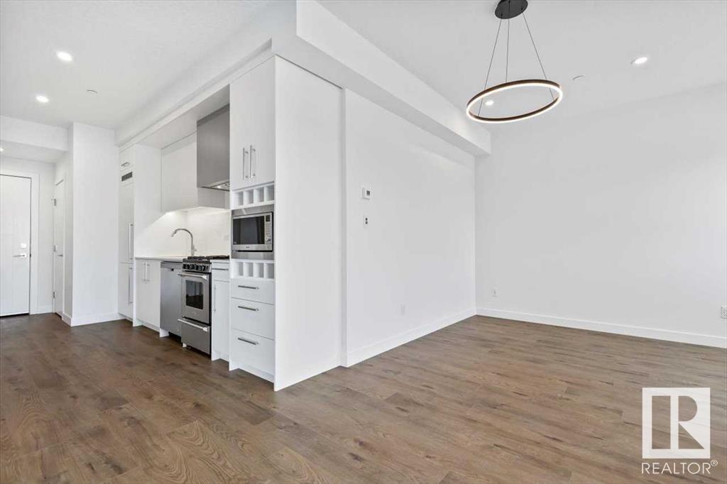 Single Family House for Sale in   BROADCAST AV SW Calgary 