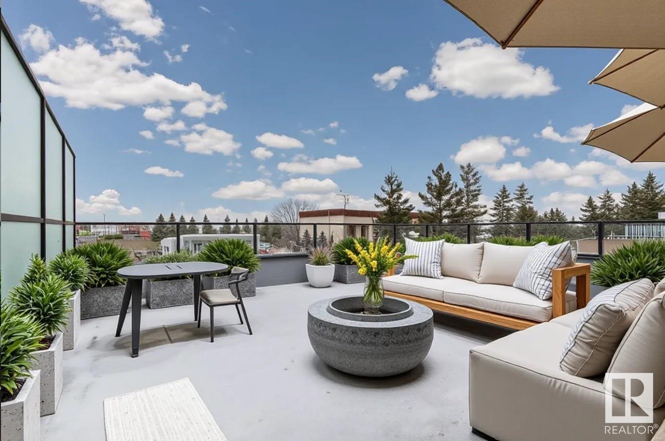 Single Family House for Sale in   BROADCAST AV SW Calgary 