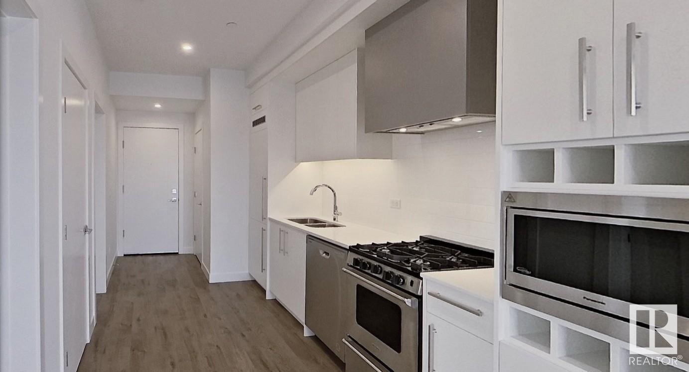 Single Family House for Sale in   BROADCAST AV SW Calgary 