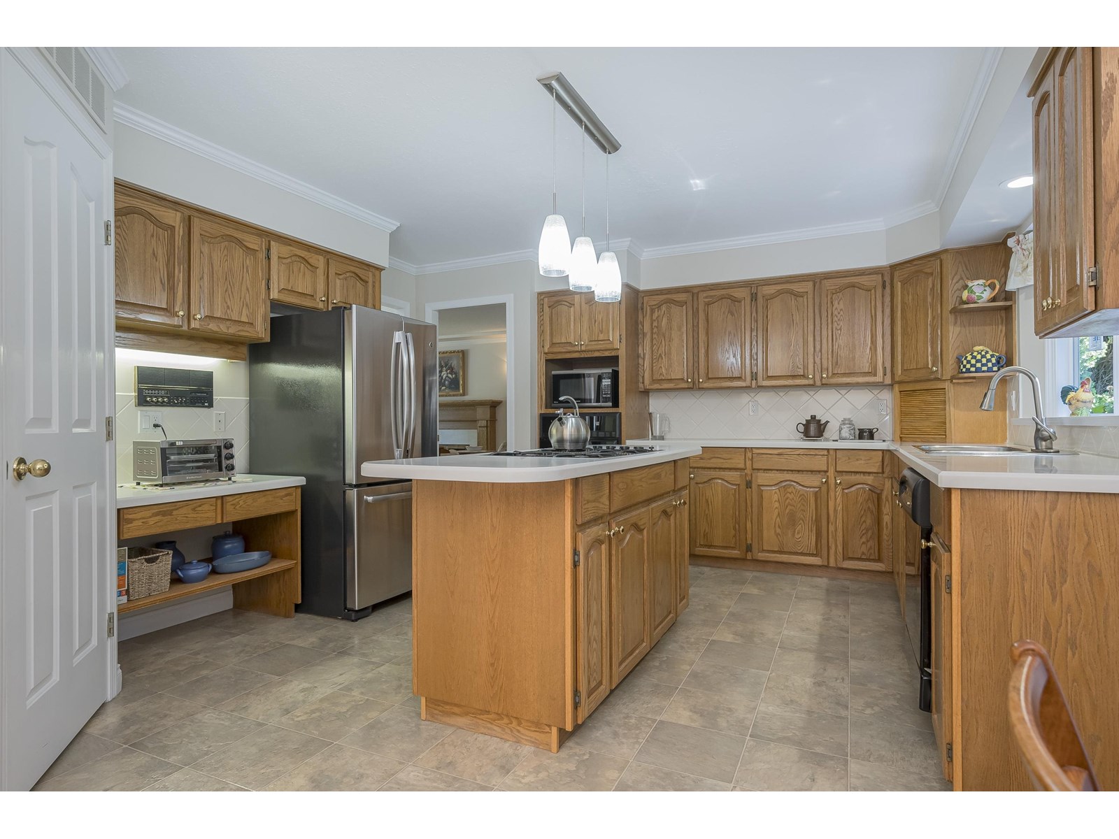 Photo 9 of 2104 131 B Street, Surrey BC