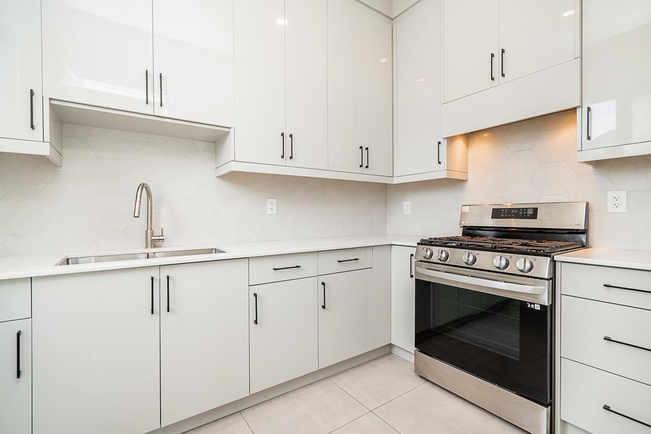 Photo 13 of 21010 72 Avenue, Langley BC
