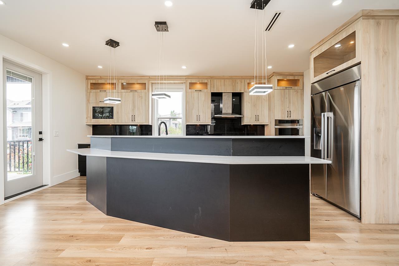 Photo 9 of 21010 72 Avenue, Langley BC