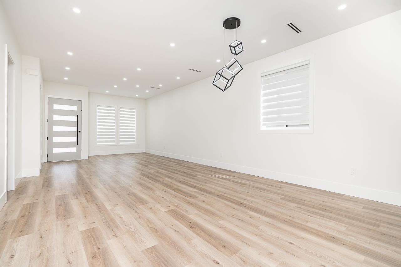Photo 5 of 21010 72 Avenue, Langley BC