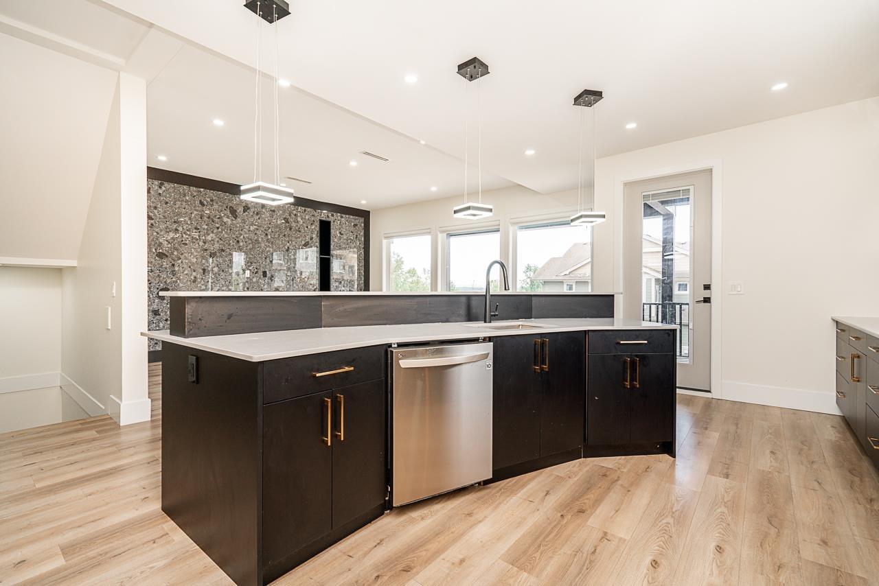 Photo 12 of 21010 72 Avenue, Langley BC