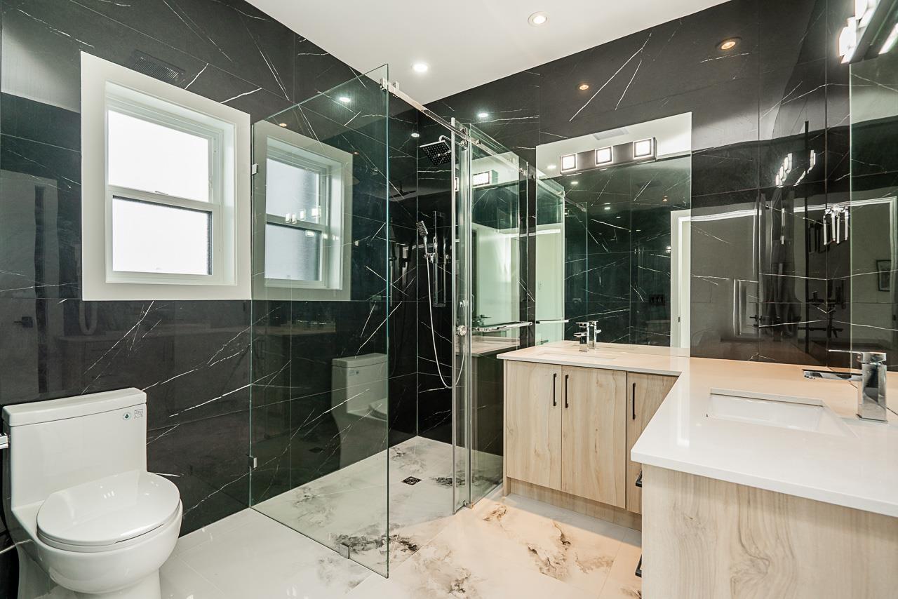 Photo 21 of 21010 72 Avenue, Langley BC