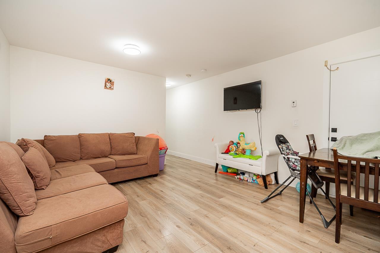 Photo 32 of 21010 72 Avenue, Langley BC