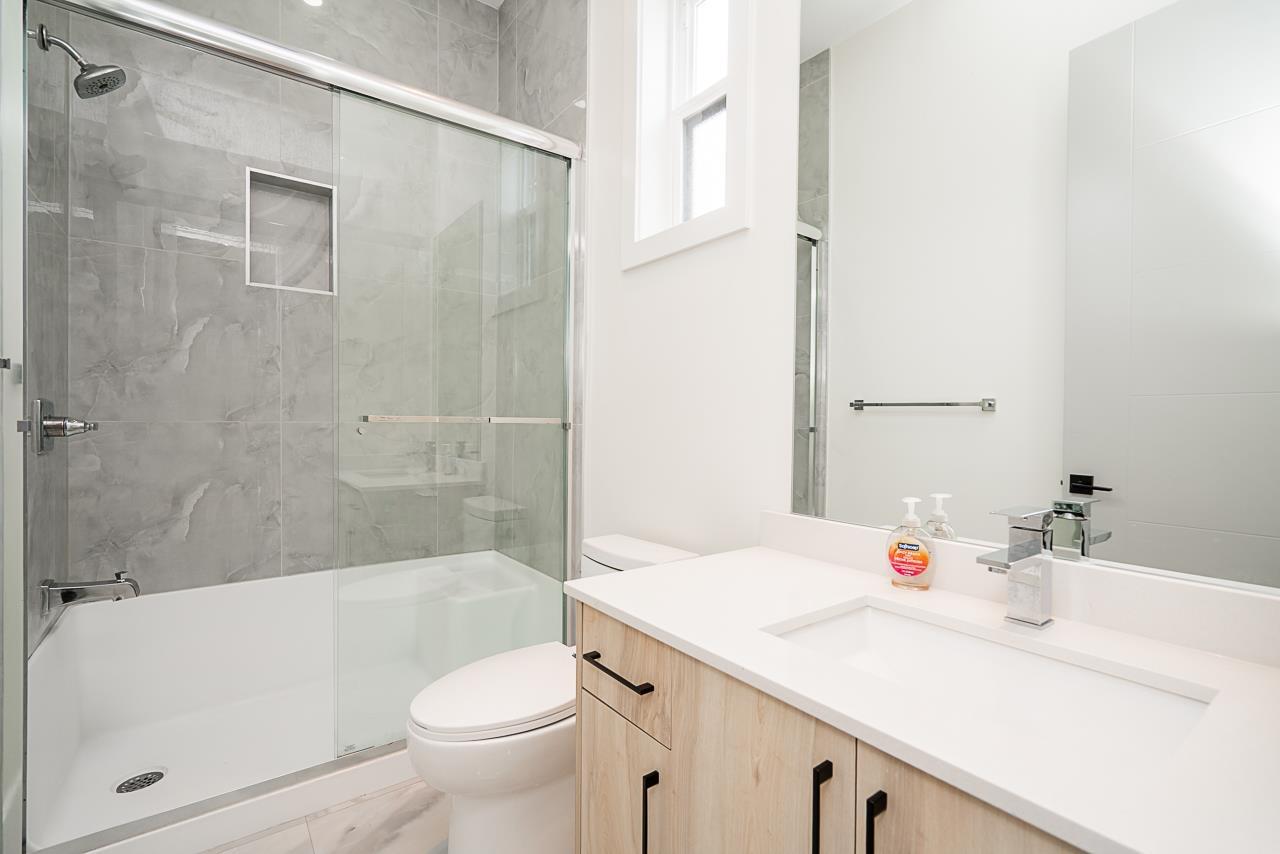 Photo 15 of 21010 72 Avenue, Langley BC