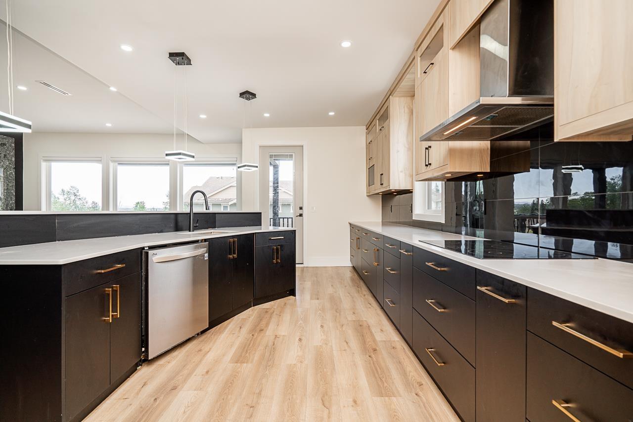 Photo 11 of 21010 72 Avenue, Langley BC