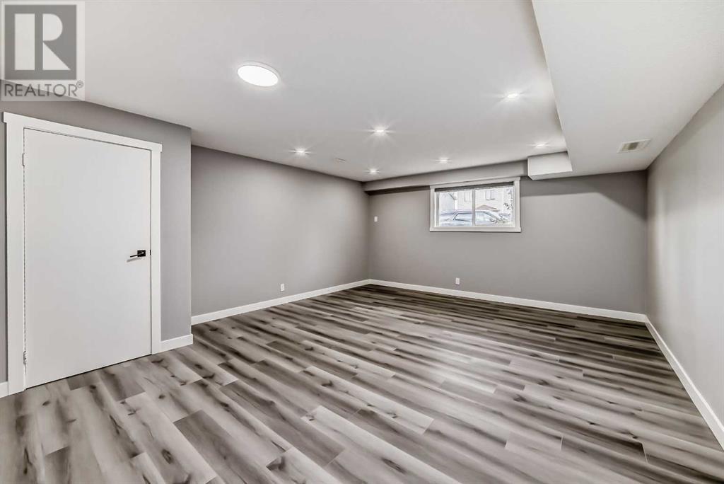 Single Family House Bi-level for Sale in  Falmere Way NE Falconridge Calgary 