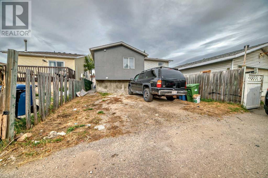 Single Family House Bi-level for Sale in  Falmere Way NE Falconridge Calgary 