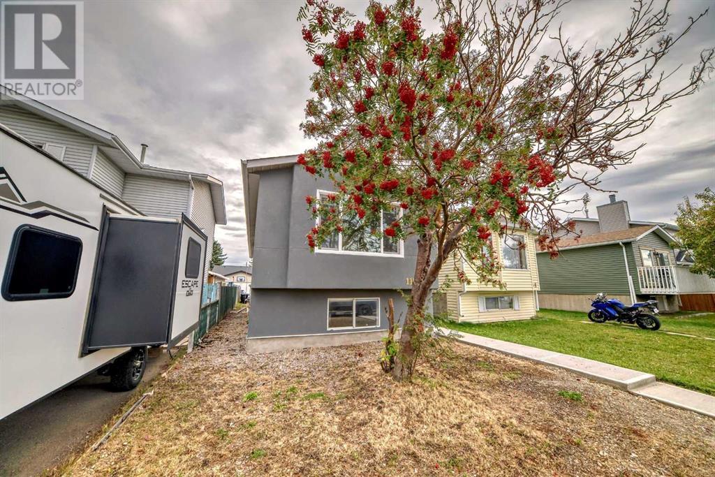 Single Family House Bi-level for Sale in  Falmere Way NE Falconridge Calgary 