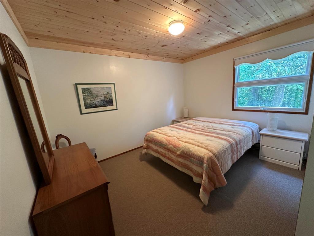 Photo 25 of 220 7th Avenue, Victoria Beach MB