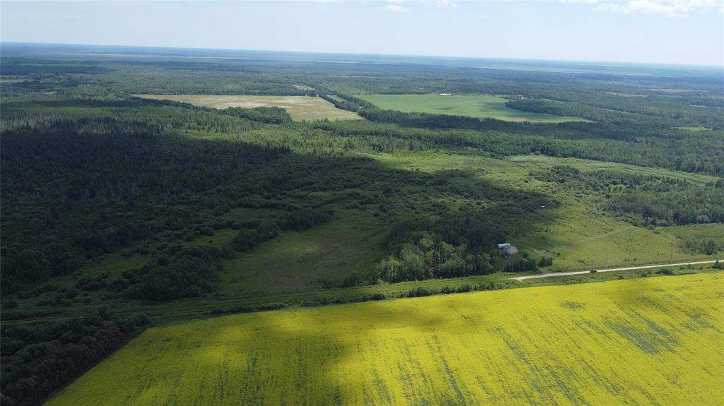 Photo 9 of 6107 80 E Road, Sprague MB