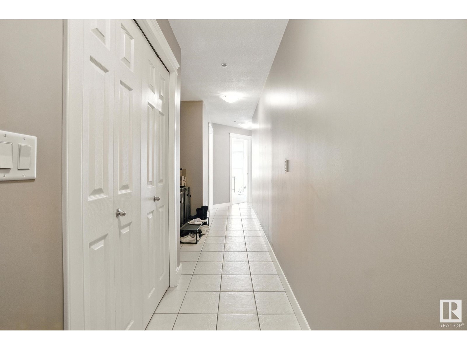 #1008 9939 109 ST NW - 4
