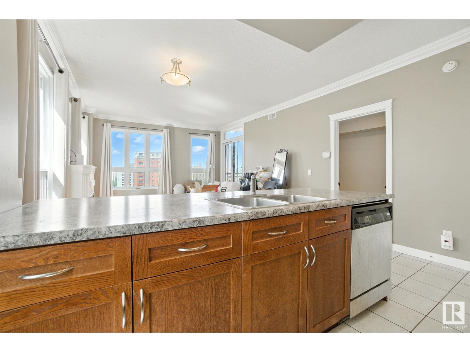 #1008 9939 109 ST NW - 9