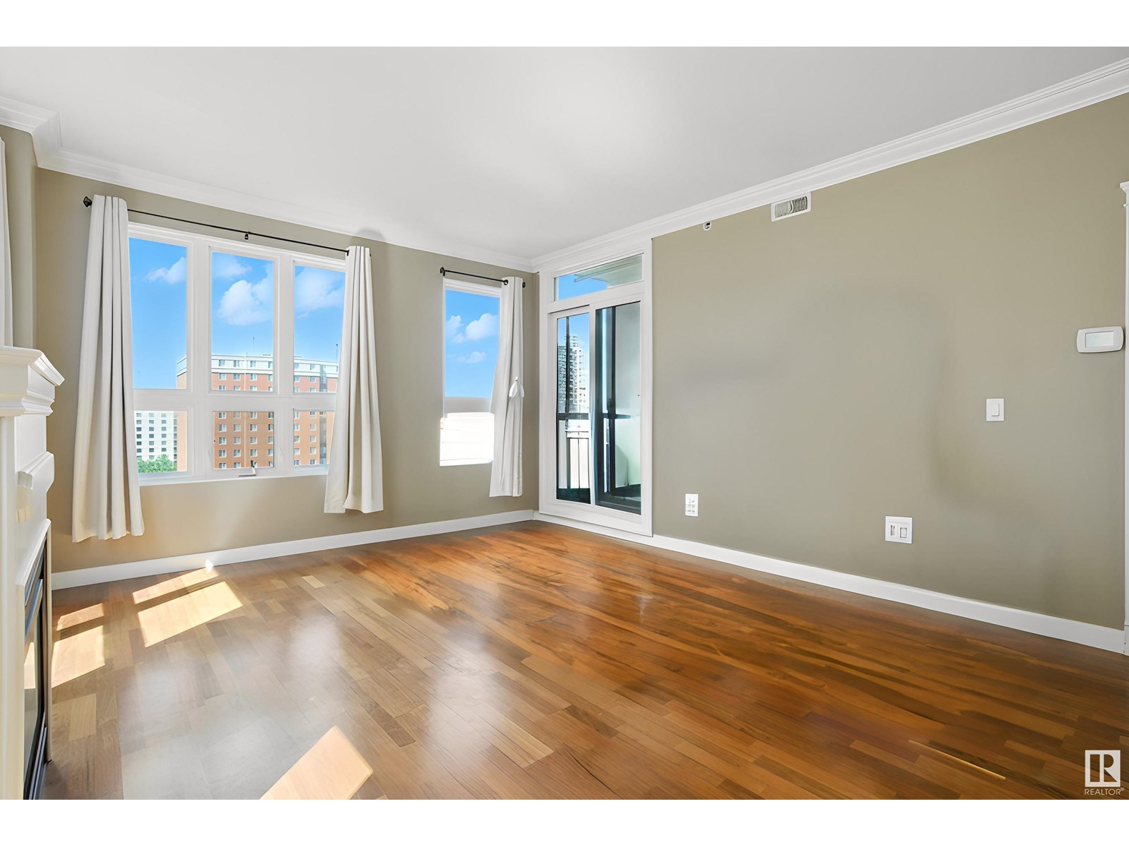 #1008 9939 109 ST NW - 12