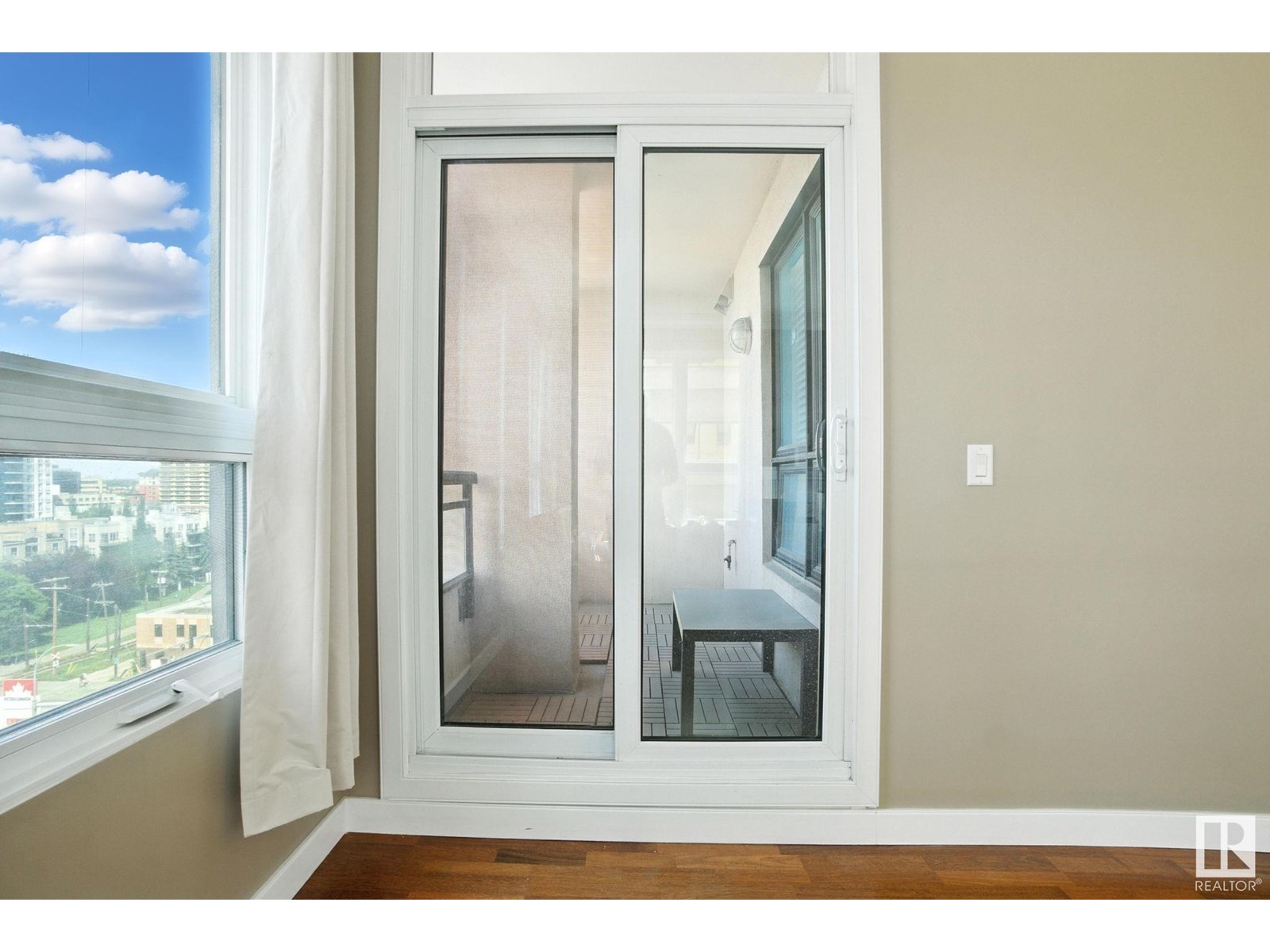 #1008 9939 109 ST NW - 15