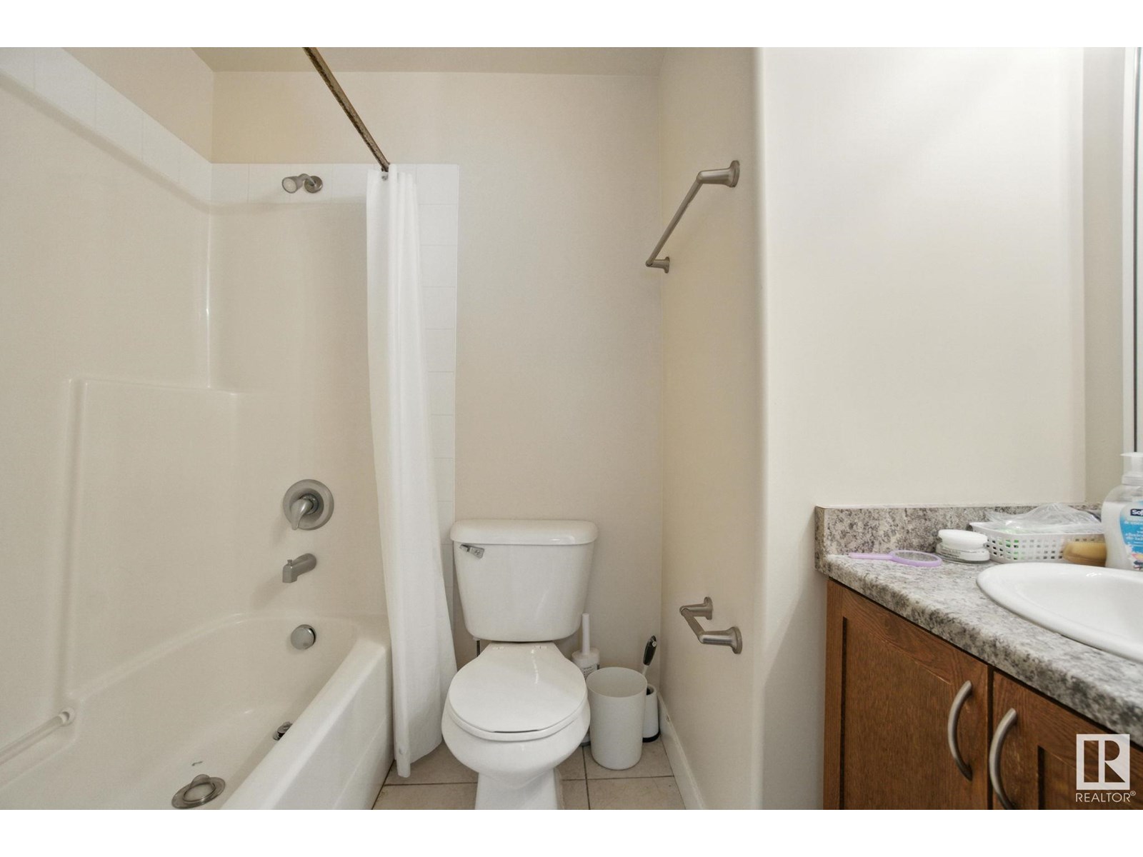 #1008 9939 109 ST NW - 23