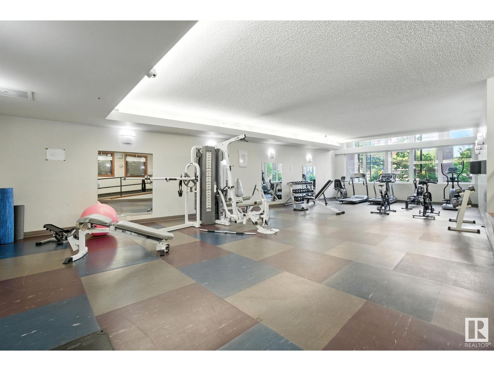 #1008 9939 109 ST NW - 27