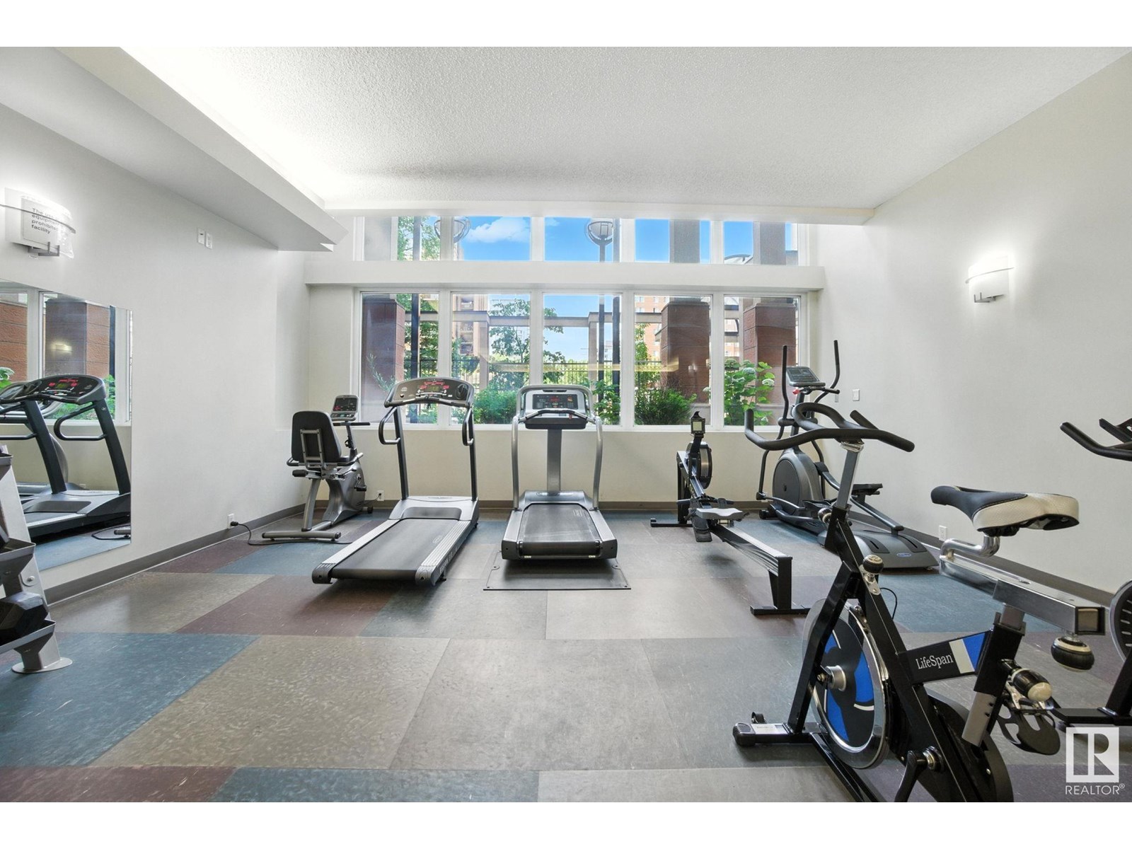 #1008 9939 109 ST NW - 29