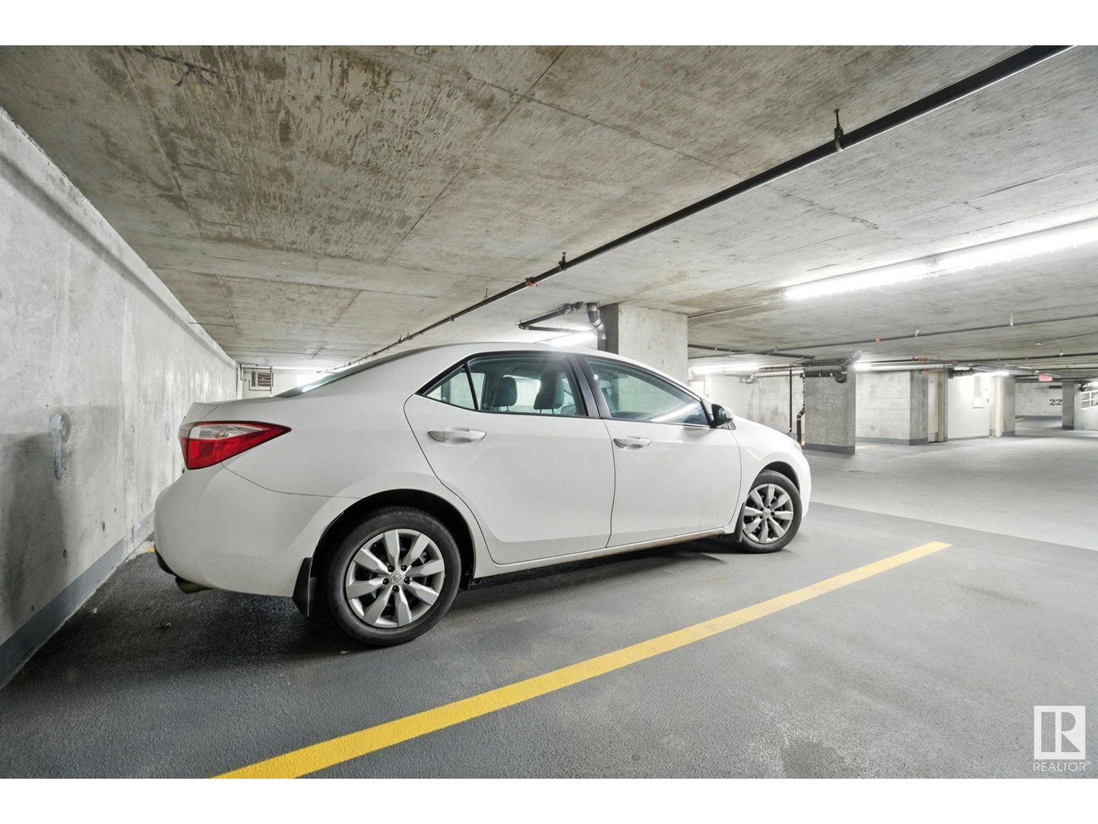 #1008 9939 109 ST NW - 37