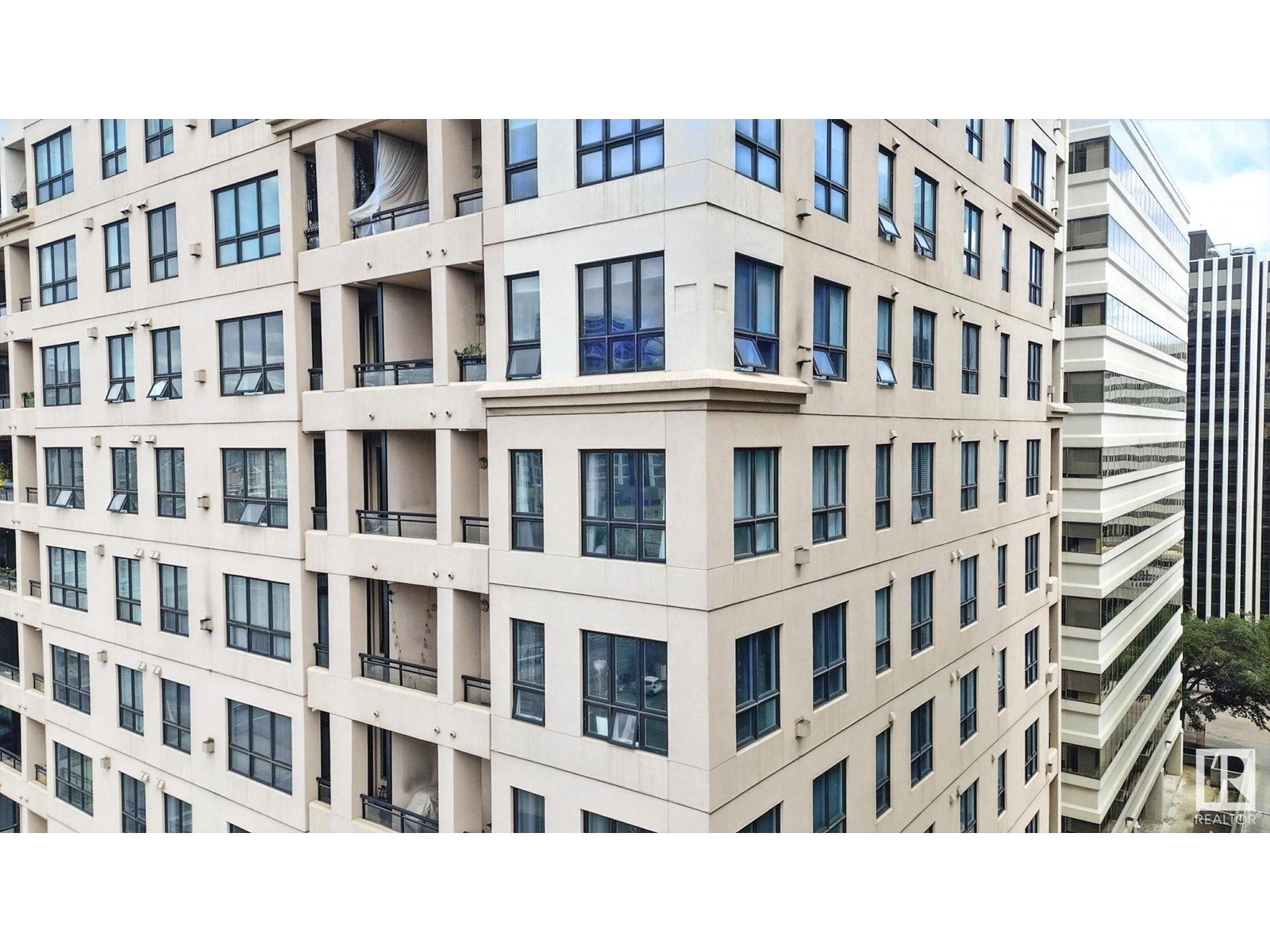 #1008 9939 109 ST NW - 45