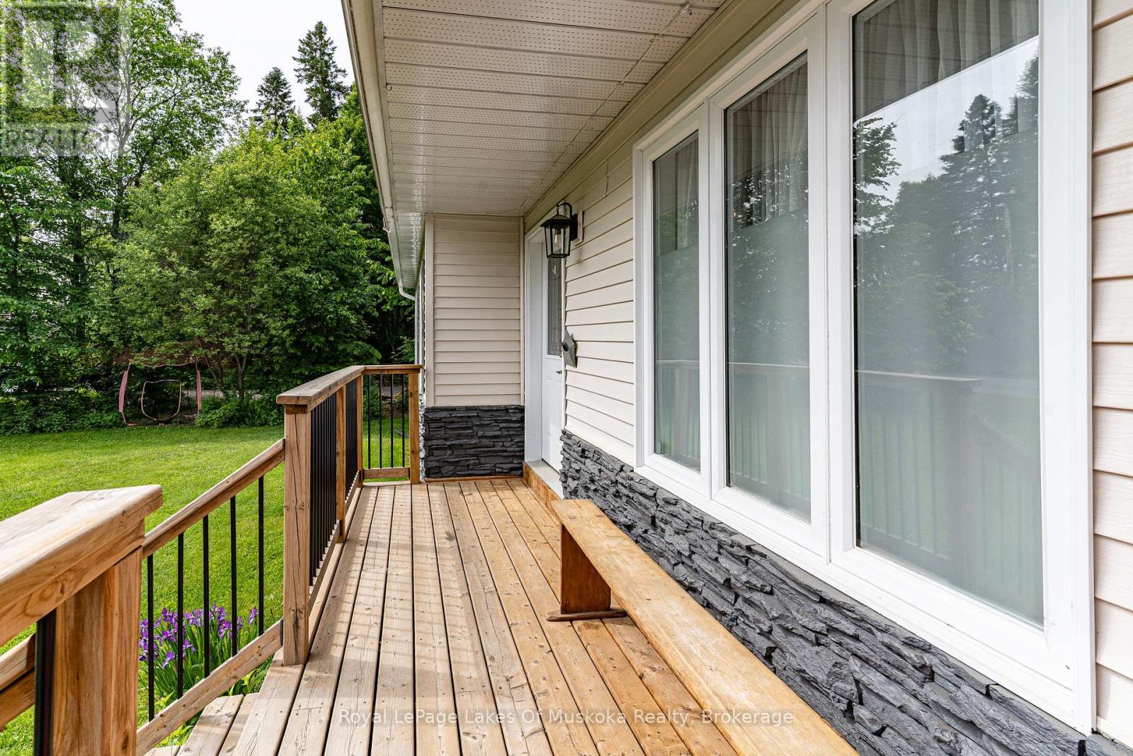 Photo 24 of 74 Glencairn Crescent, Huntsville ON