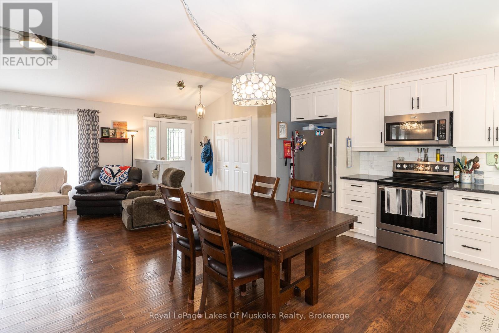 Photo 46 of 74 Glencairn Crescent, Huntsville ON