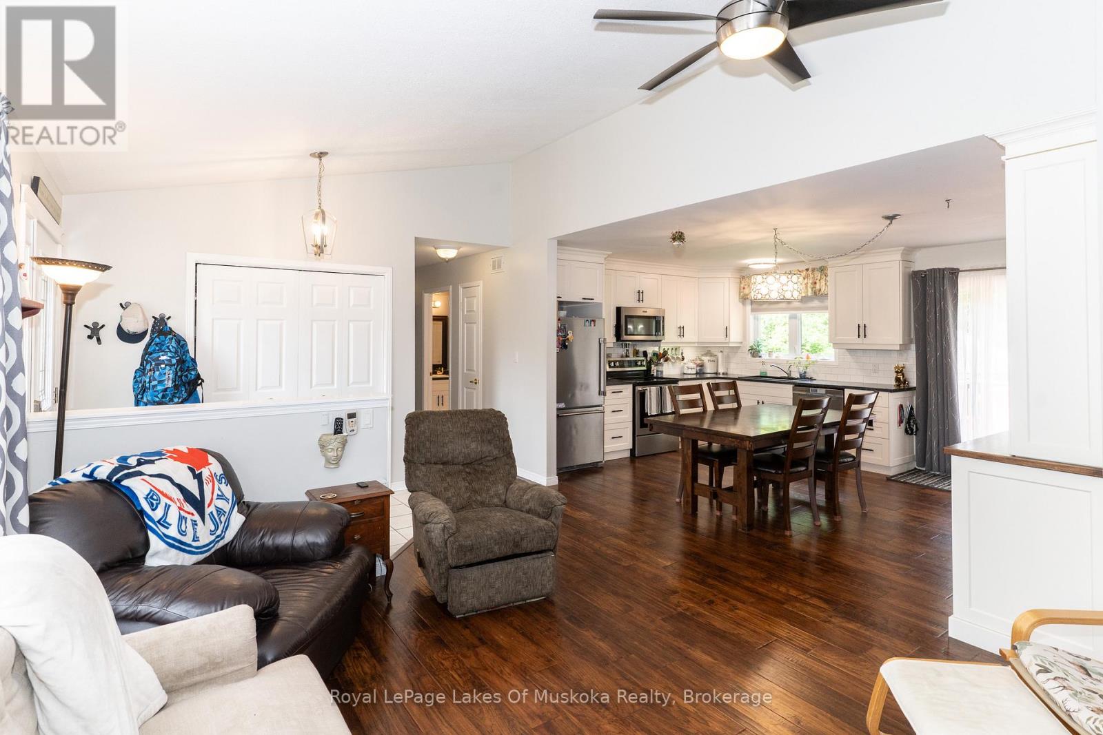 Photo 22 of 74 Glencairn Crescent, Huntsville ON