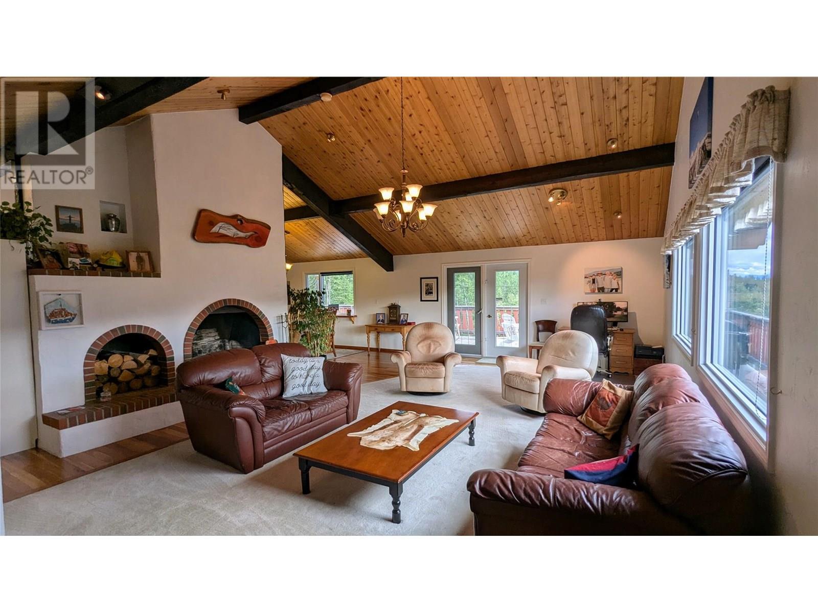 Photo 10 of 5761 Lautrup Road, Edgewater BC