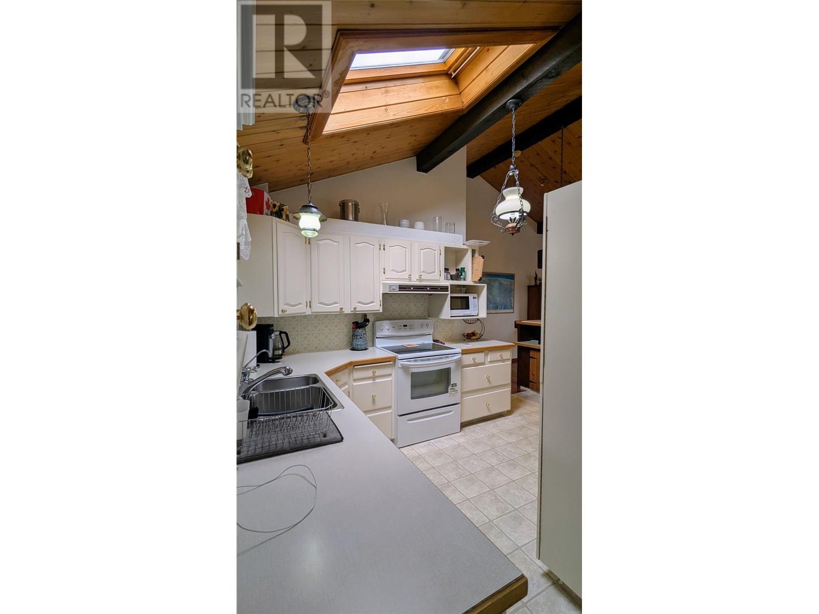 Photo 19 of 5761 Lautrup Road, Edgewater BC