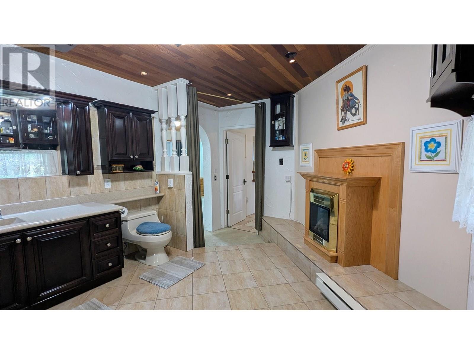 Photo 29 of 5761 Lautrup Road, Edgewater BC