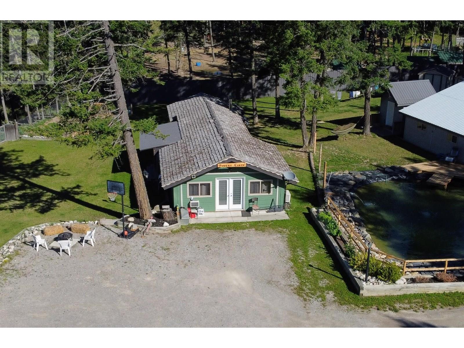 Photo 6 of 5761 Lautrup Road, Edgewater BC