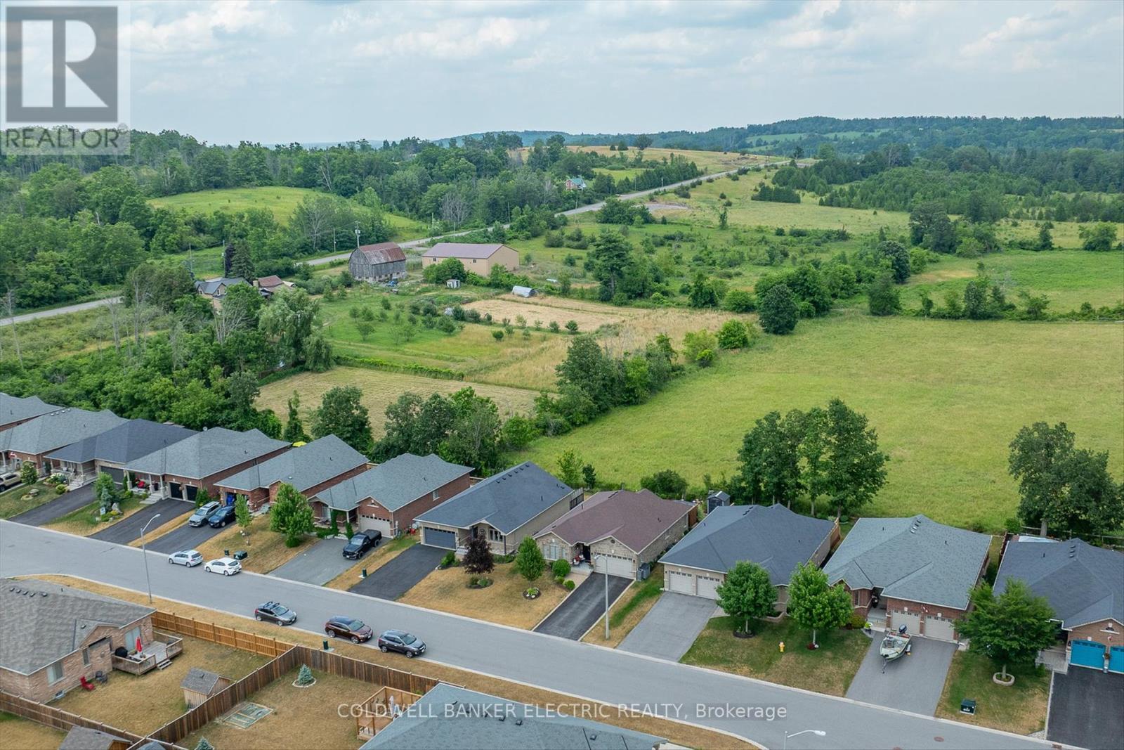 Photo 20 of 31 Old Trafford Drive, Trent Hills ON