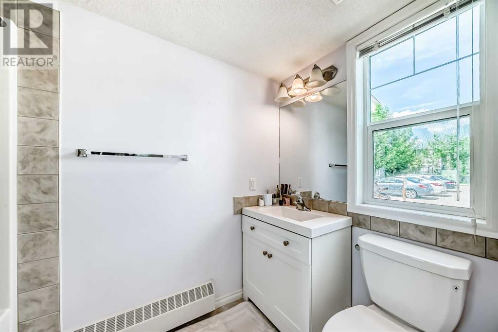 Photo 11 of 1113 4 Kingsland Close, Airdrie AB