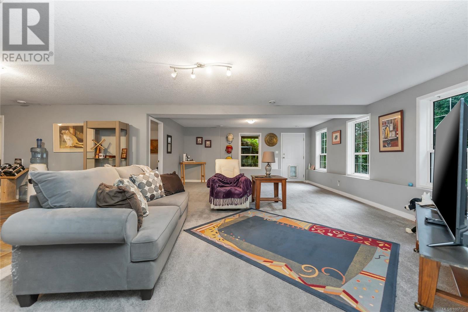 Photo 11 of 3350 Redden Rd, Nanoose Bay BC
