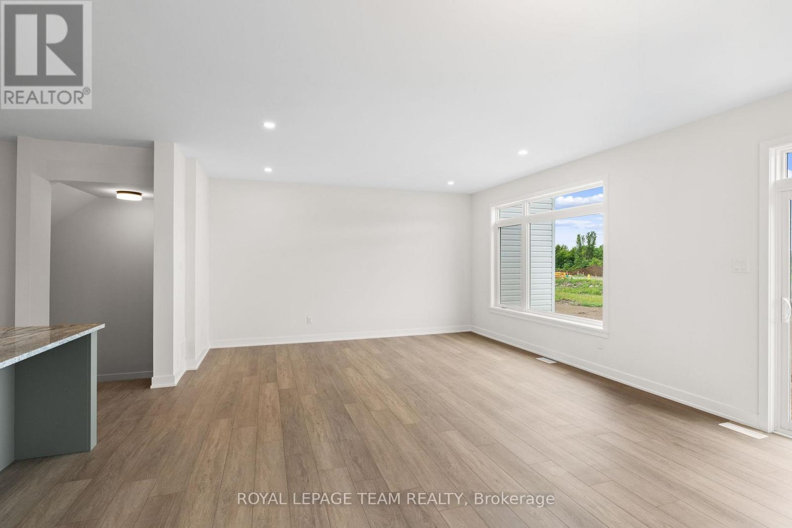 Photo 20 of 1004 Moore Street, Brockville ON